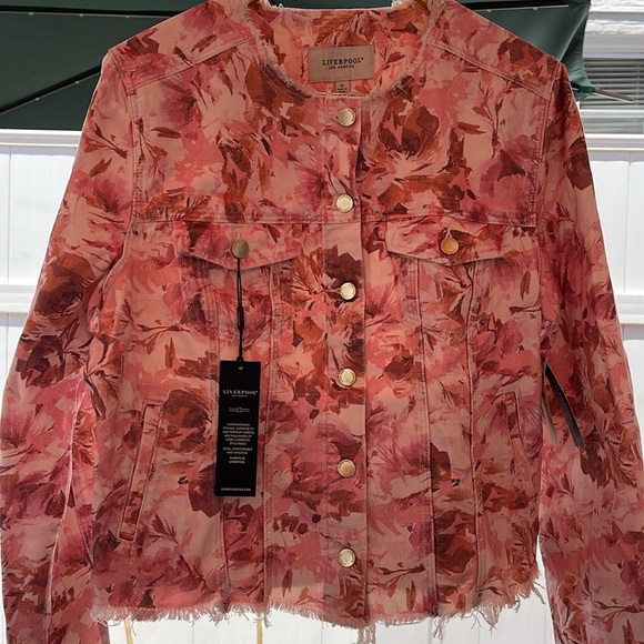 Liverpool Los Angeles - Pink Floral Printed Cropped Eco Jacket With Frayed Hem - Picture 8 of 16